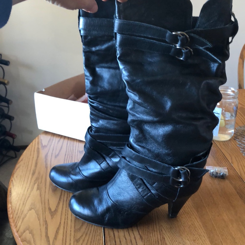 Two Lips Boots